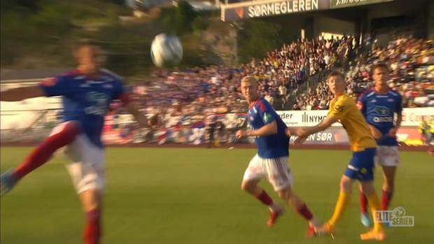 Superb goal from a corner in the Norwegian League